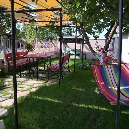 Vilă под ореха